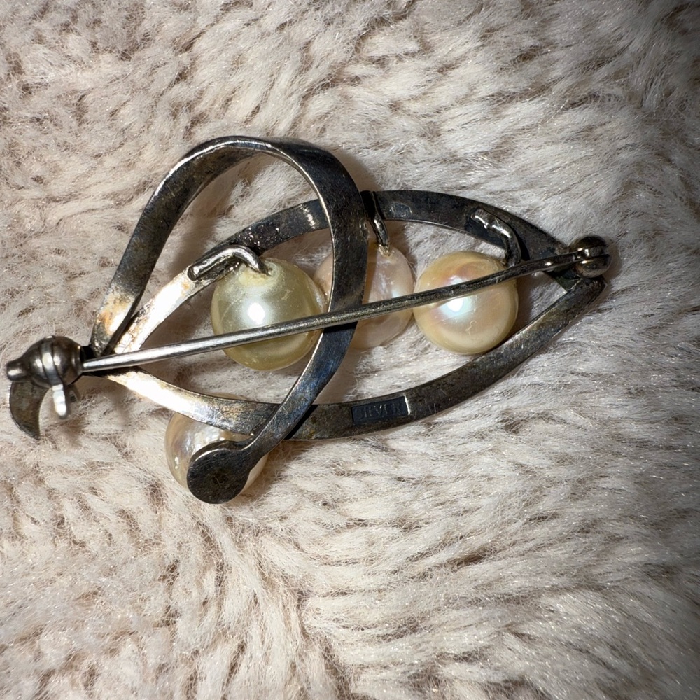 Vintage 925 Sterling Silver Modernist Brooch Pin Sim Pearl Clusters - Picture 2 of 6